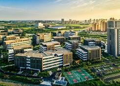 全國(guó)人大代表、沈陽(yáng)市委書記王新偉：沈陽(yáng)將積極融入國(guó)家戰(zhàn)略性新興產(chǎn)業(yè)集群建設(shè)